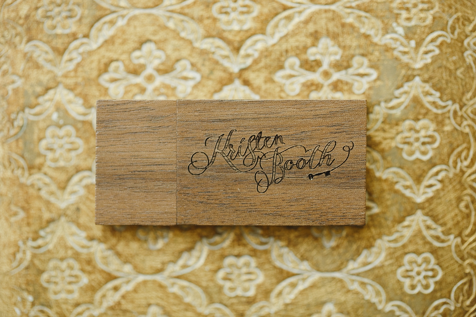 Wood usb drive with laser engraved logo